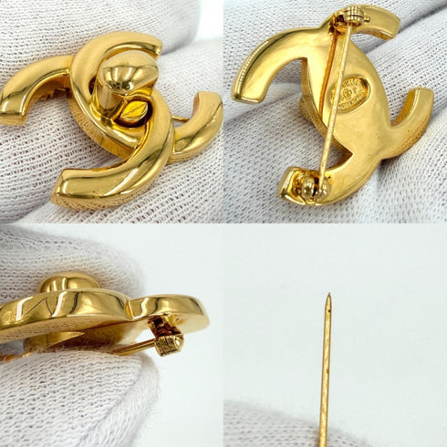 CC Logo Turnlock Brooch Metal