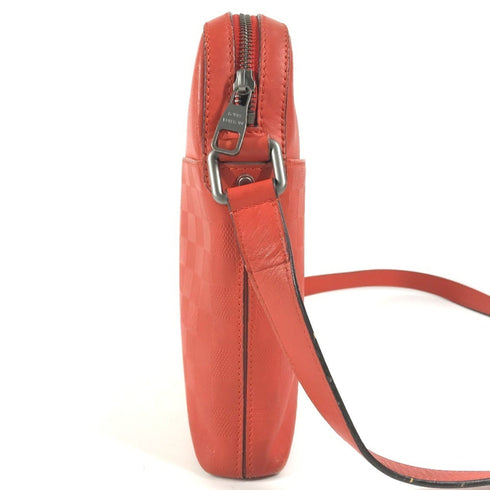 District Pochette Damier Infini Leather
