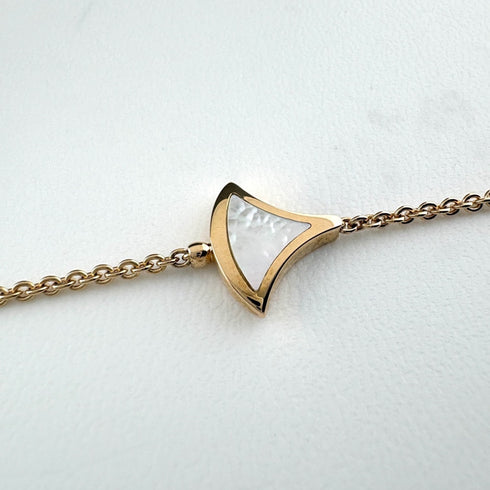 Pendant Necklace 18K Rose Gold with Onyx and Shell