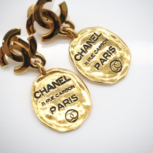 CC Logo Clip-On Earrings Metal Gold-Tone Metal