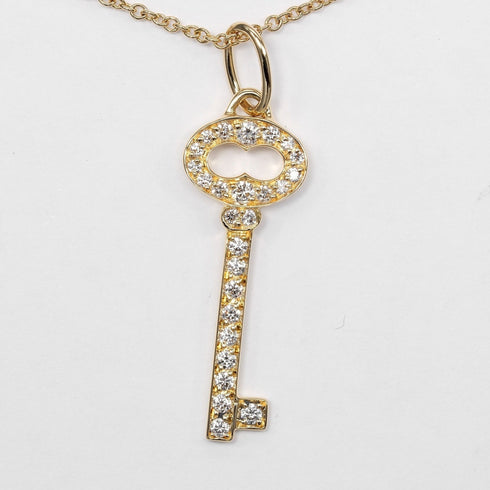 Oval Key Pendant Necklace 18K Yellow Gold With Diamonds