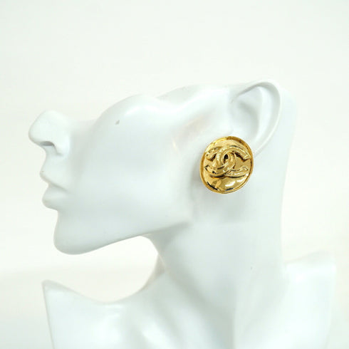 CC Logo Oval Clip-On Earrings Metal Gold-Tone Metal
