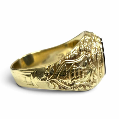 Vintage Ring Yellow Gold with Onyx