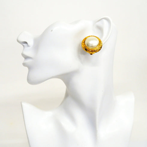 Clip-On Earrings Pearl Clip-On Gold-Tone Metal