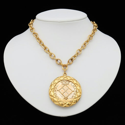 CC Logo Chain Medallion Pendant Necklace Metal