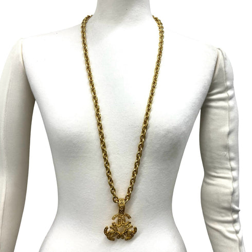 Vintage Pendant Necklace Metal Vintage Triple Coco Motif