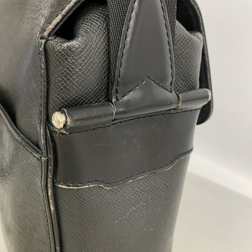 Yaranga Messenger Bag Taiga Leather Medium