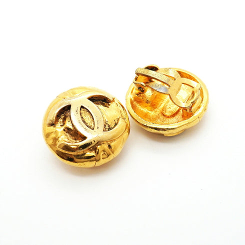 CC Logo Circle Clip-On Earrings Metal Gold-Tone Metal