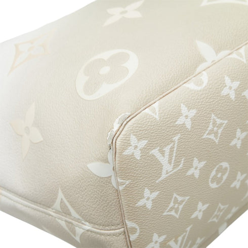 Neverfull NM Tote Spring in the City Monogram Giant Canvas MM