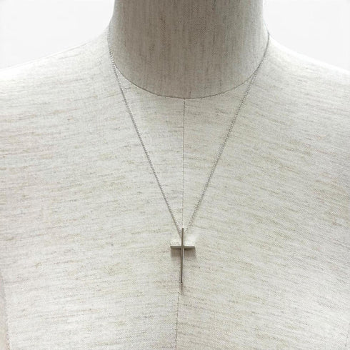 Cross Pendant Necklace 18K White Gold