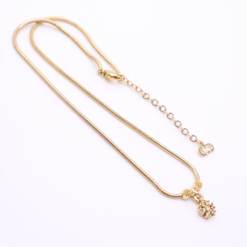 Flower Pendant Necklace Metal With Rhinestone