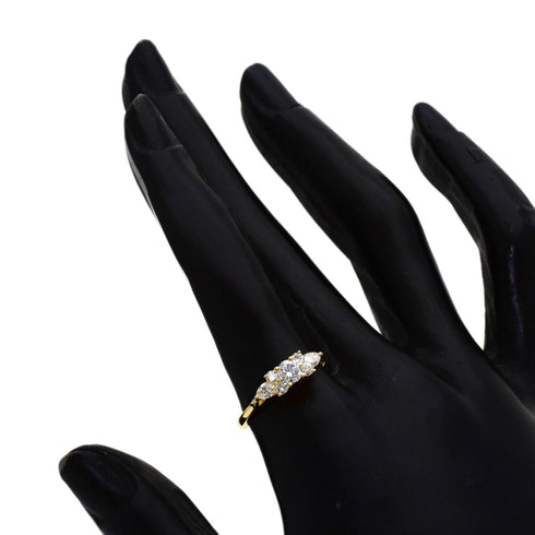 Seven-Stone Ring 18K Yellow Gold with Diamond