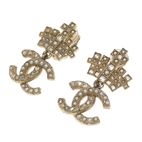 CC Logo Clip-On Earrings Metal Gold-Tone Metal