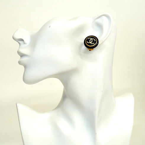 CC Logo Circle Clip-On Earrings Metal Gold-Tone Metal
