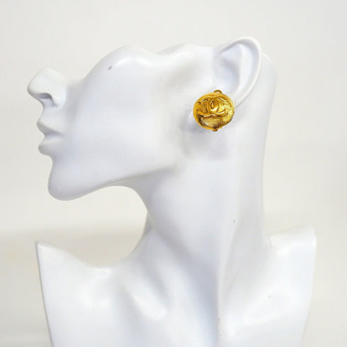 CC Logo Circle Clip-On Earrings Metal Gold-Tone Metal