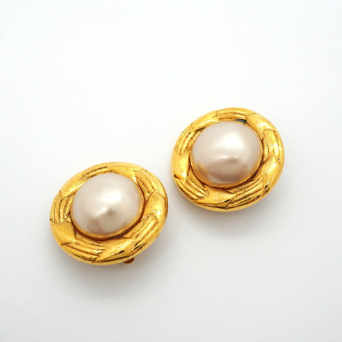 Clip-On Earrings Pearl Clip-On Gold-Tone Metal