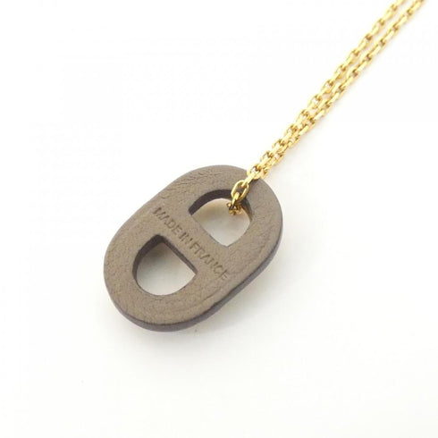Au Maillon Pendant Necklace Swift Leather Etoupe Gray Mini