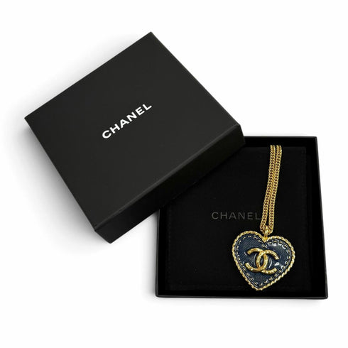CC Logo Chain Heart Pendant Necklace Gold-Tone Metal