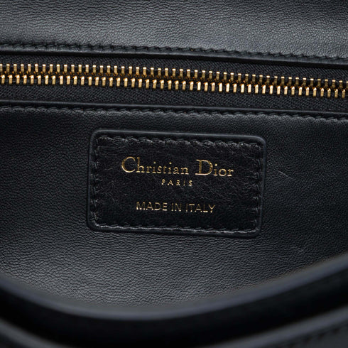 30 Montaigne Clutch Leather