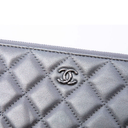 O Case Clutch Quilted Iridescent Lambskin Large