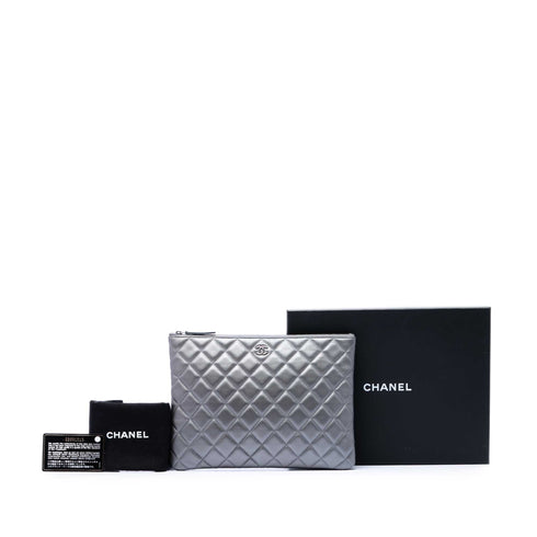 O Case Clutch Quilted Iridescent Lambskin Large