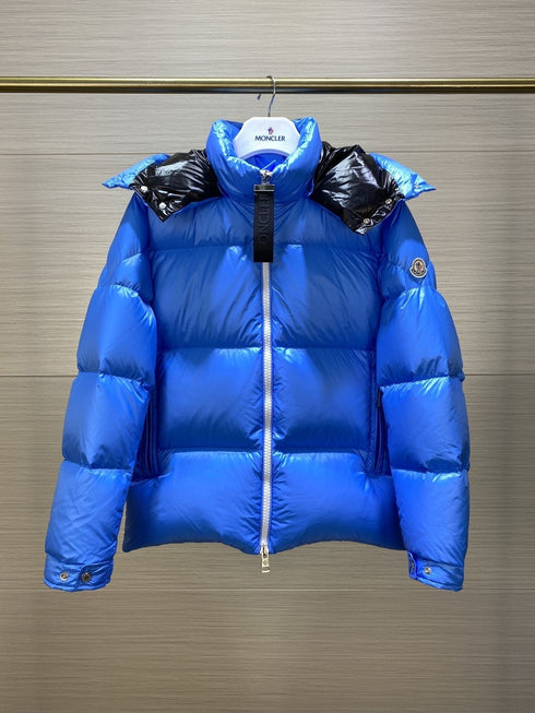 Moncler Contrast-Lined Hooded Puffer Coat