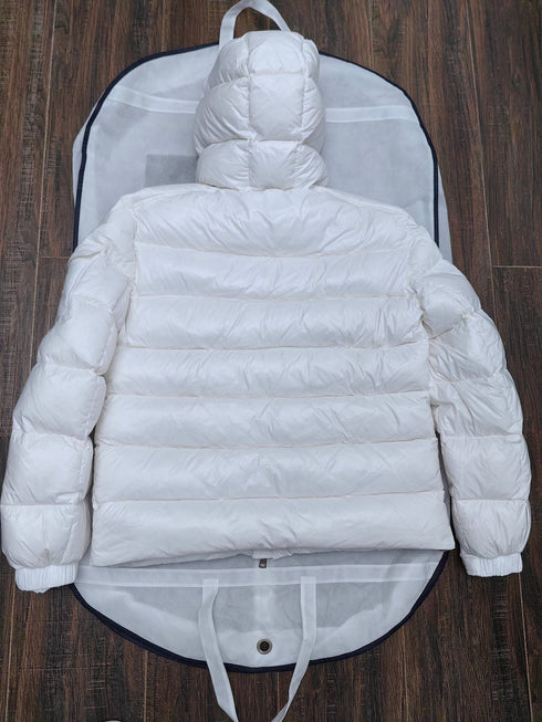 Moncler Hooded Contrast-Trim Short Puffer Coat