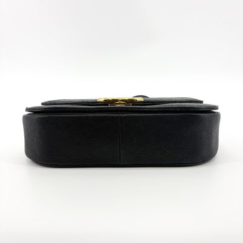 Thread Around Flap Bag Quilted Caviar Medium
