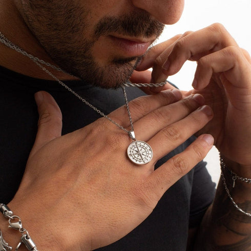 VVS Jewelry Compass Pendant Necklace