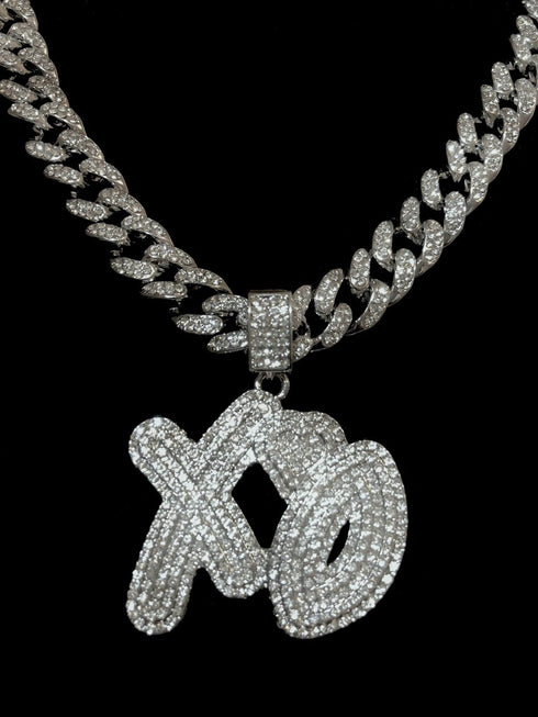 VVS Jewelry XO Cuban Chain Pendant Necklace