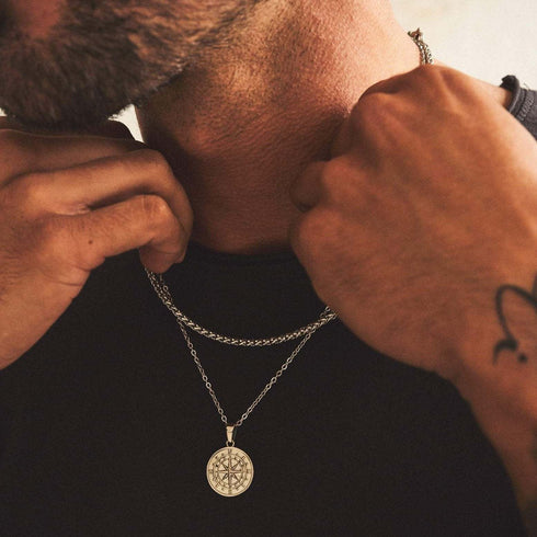 VVS Jewelry Compass Pendant Necklace