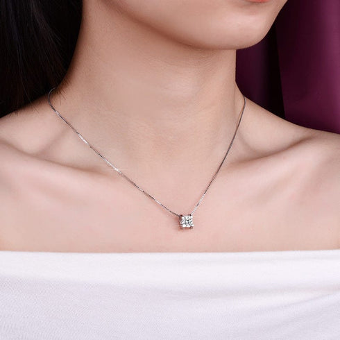 VVS1 Classic Moissanite Pendant 925 Silver Necklace